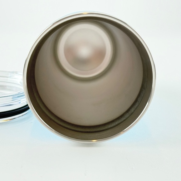 Yeti Rambler Tumbler 20 OZ Reef Blue W/Straw Lid - Picture 4 of 5